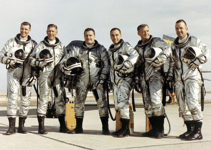 ˸-  -15   1965 ,  :  ,  ,  ,  ,  ,  .    NASA. []